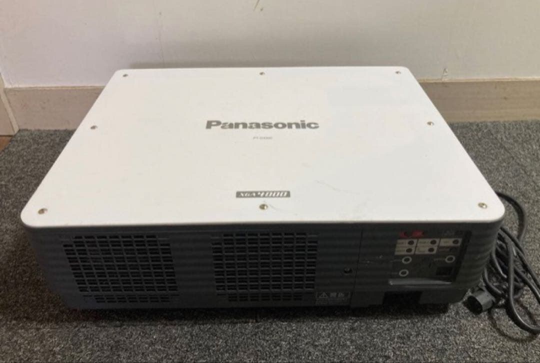 Panasonic PT-D4000 ✳︎4000ルーメン　ランプ使用各849時間