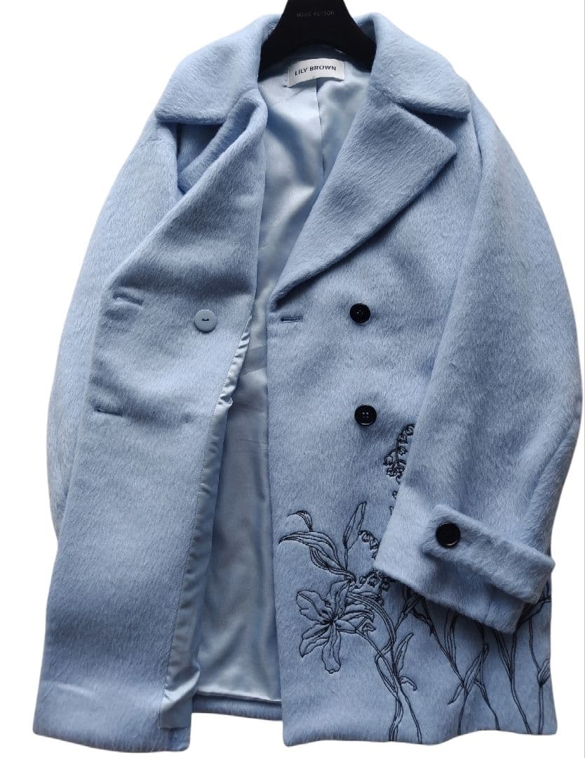 美品　LILY BROWN エンブロイダリーコクーンコート ブルー　2025年