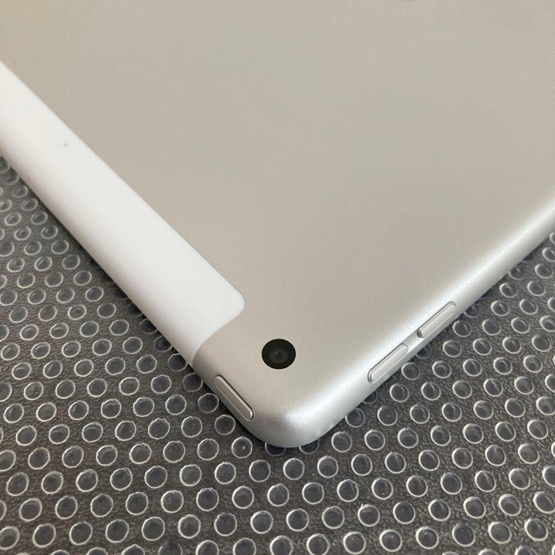 3662 外観美品☆電池良好☆iPad8 第8世代 32GB SIMフリー☆