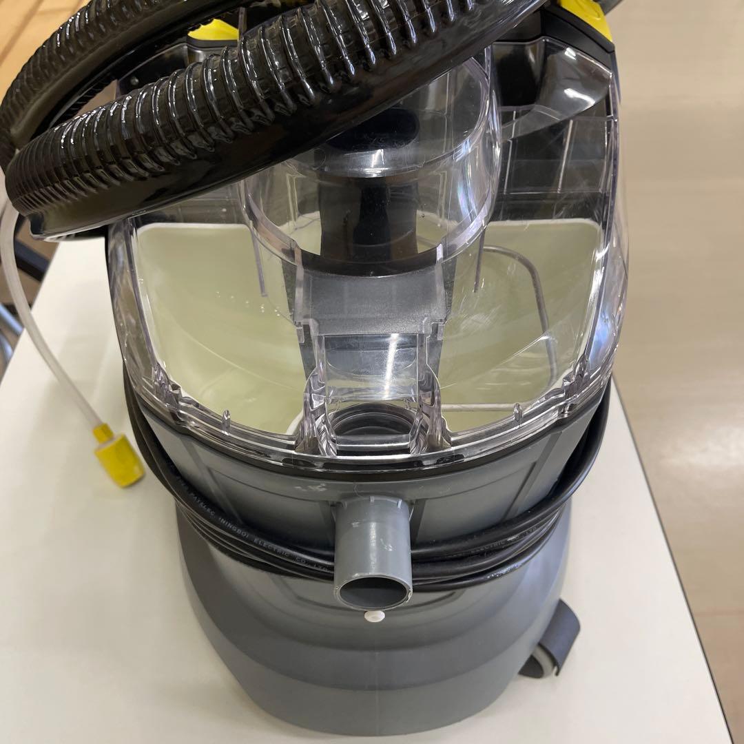 KARCHER Puzzi 8/1C プロフェッショナルリンサー　中古美品です。