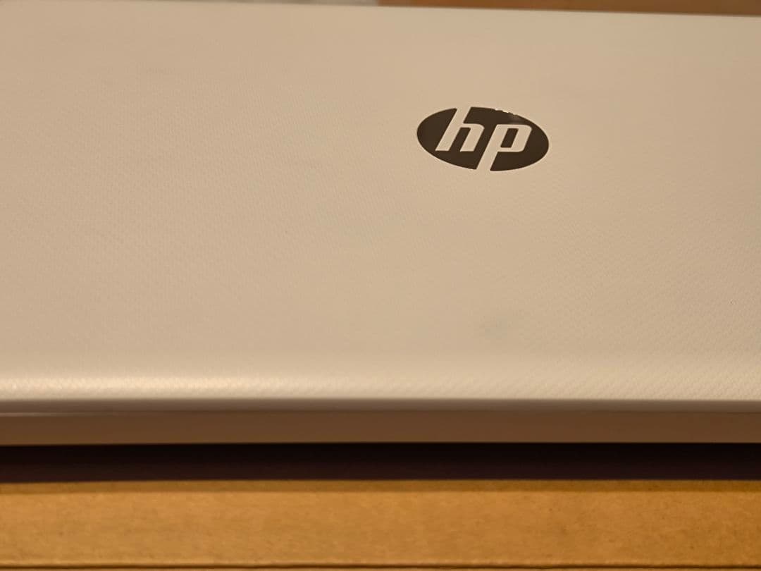 中古美品 HP 9AU46PA-AAAB ノートパソコン 15-da2023TU
