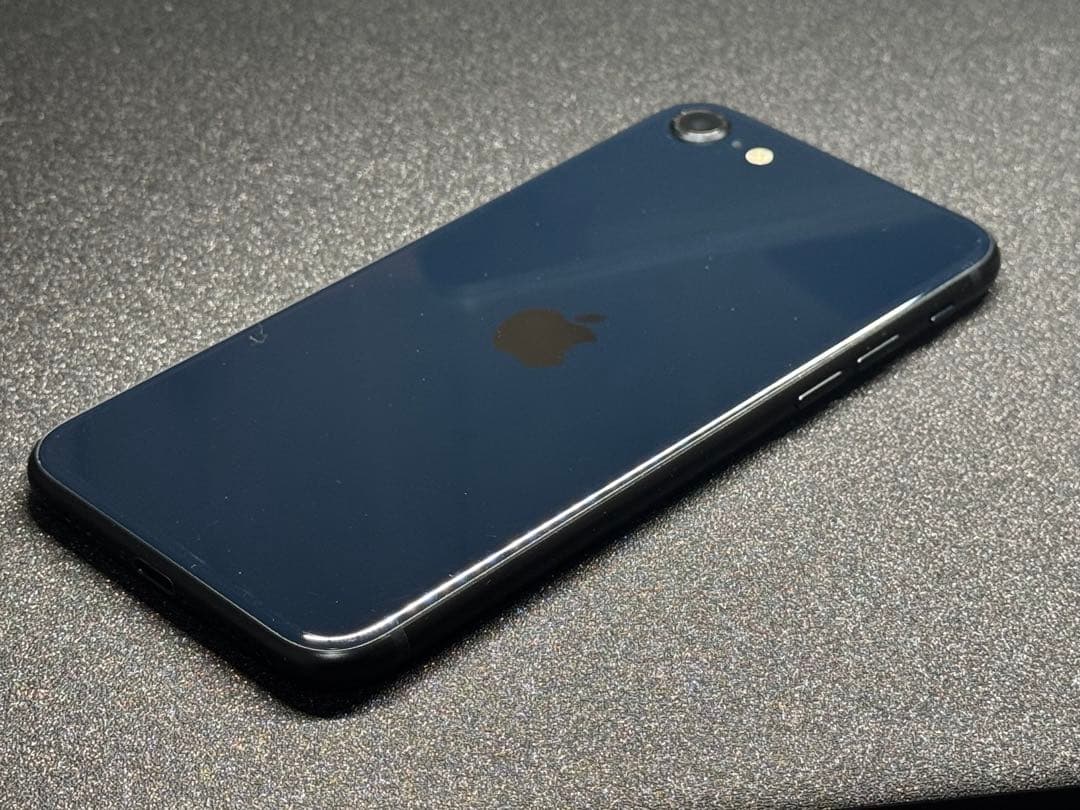 iPhone se 3 64GB SIMロックなし