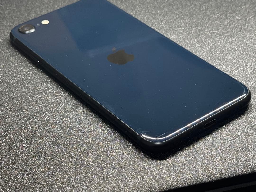 iPhone se 3 64GB SIMロックなし