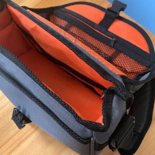 PENTAX　デジタル一眼レフカメラ／K-m　CANONカメラケース付