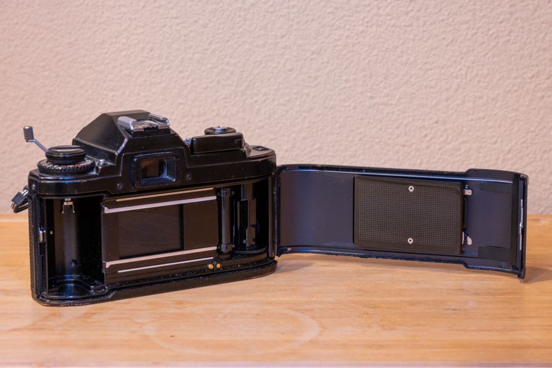 Nikon FG 一眼レフカメラ 50mmレンズ付き