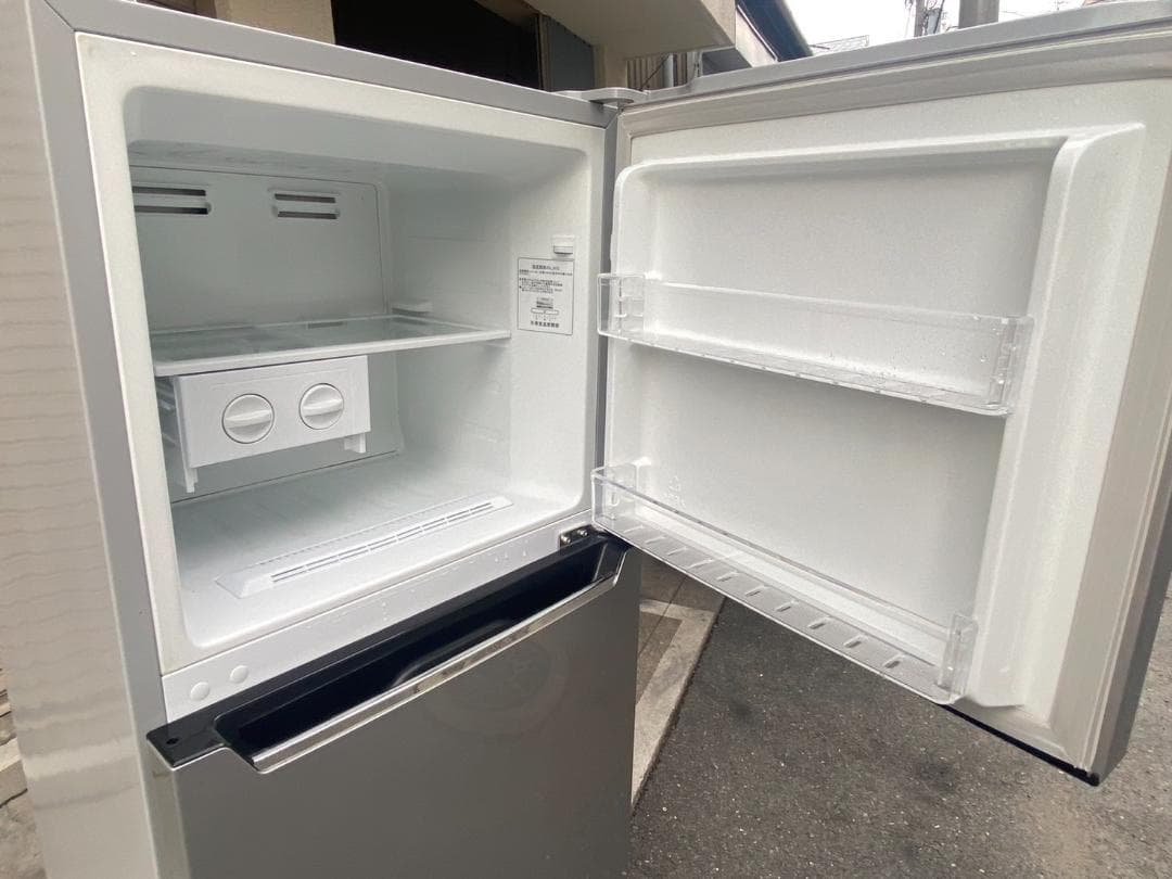 A559♠️ハイセンス 人気モデル！2ドア冷蔵庫 「HR-B2301」227L