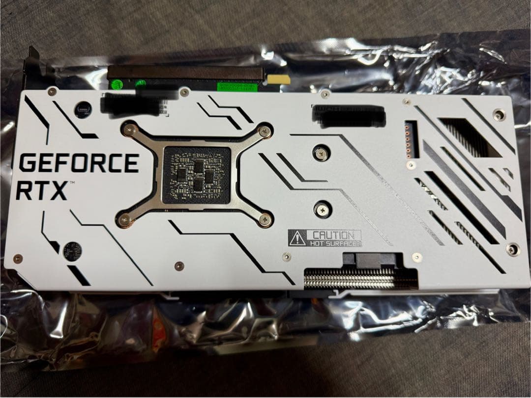 玄人志向 RTX 3070 Ti WHITEモデル
