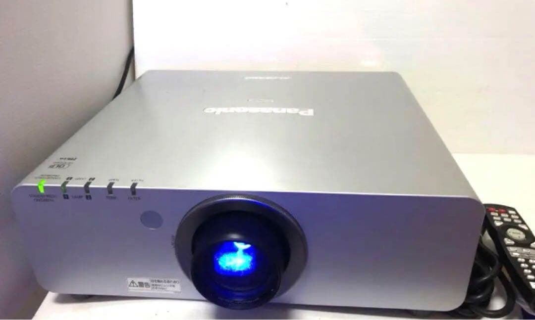 Panasonic プロジェクター　PT-DW740S ⭐️7000lm 日本製