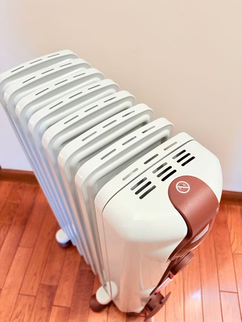 【ほぼ未使用】 DeLonghi JR0812-BR オイルヒーター