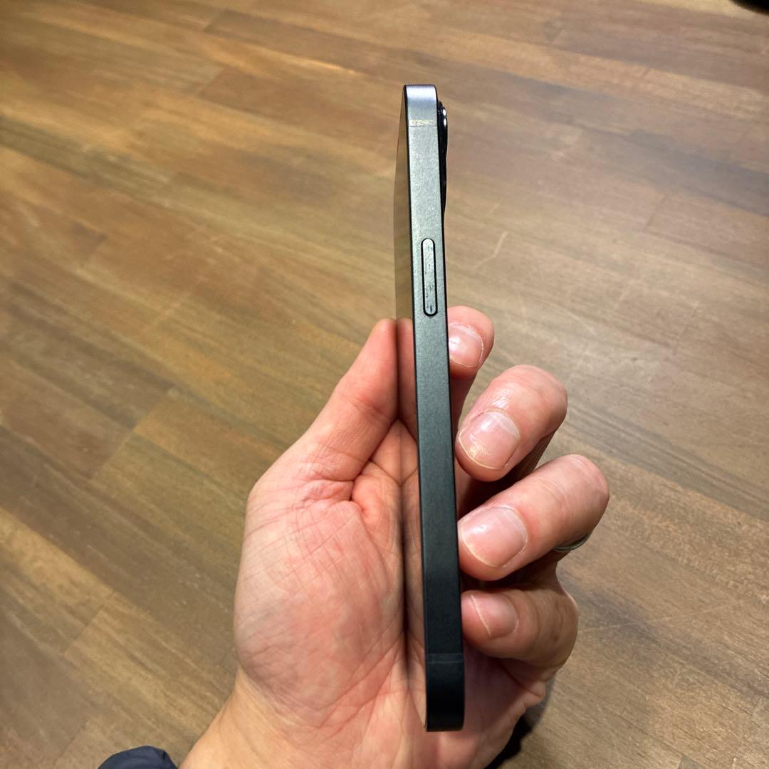 【極美品】Apple iPhone13 本体 256GB SIMフリー