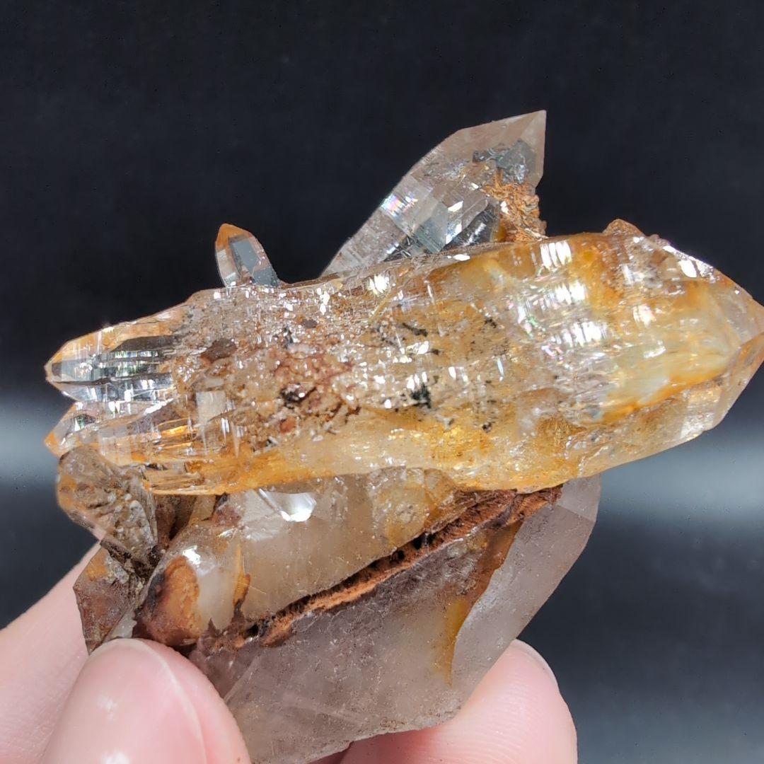 高品質 ガネッシュヒマール産　水晶　ポイント D