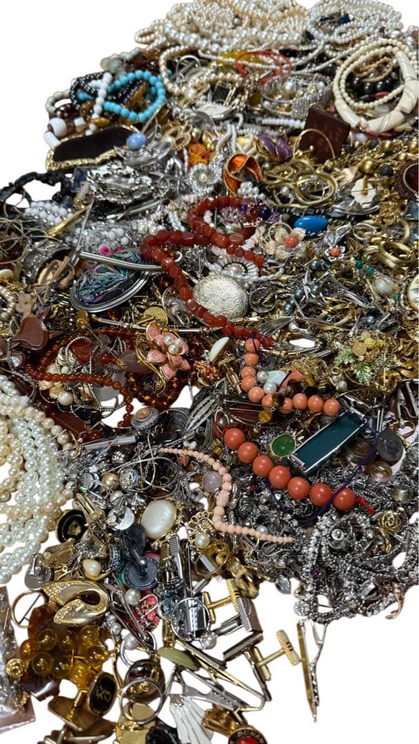 ❸アクセサリーイミテーション 約5.2キロ まとめ売り パールなど多数あり