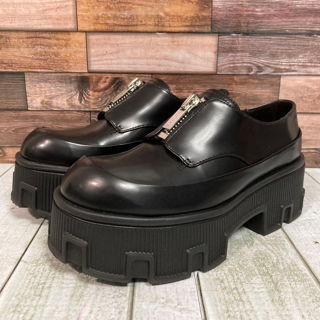 チャールズアンドキース　23.5　ジップアップ プラットフォームローファー　黒