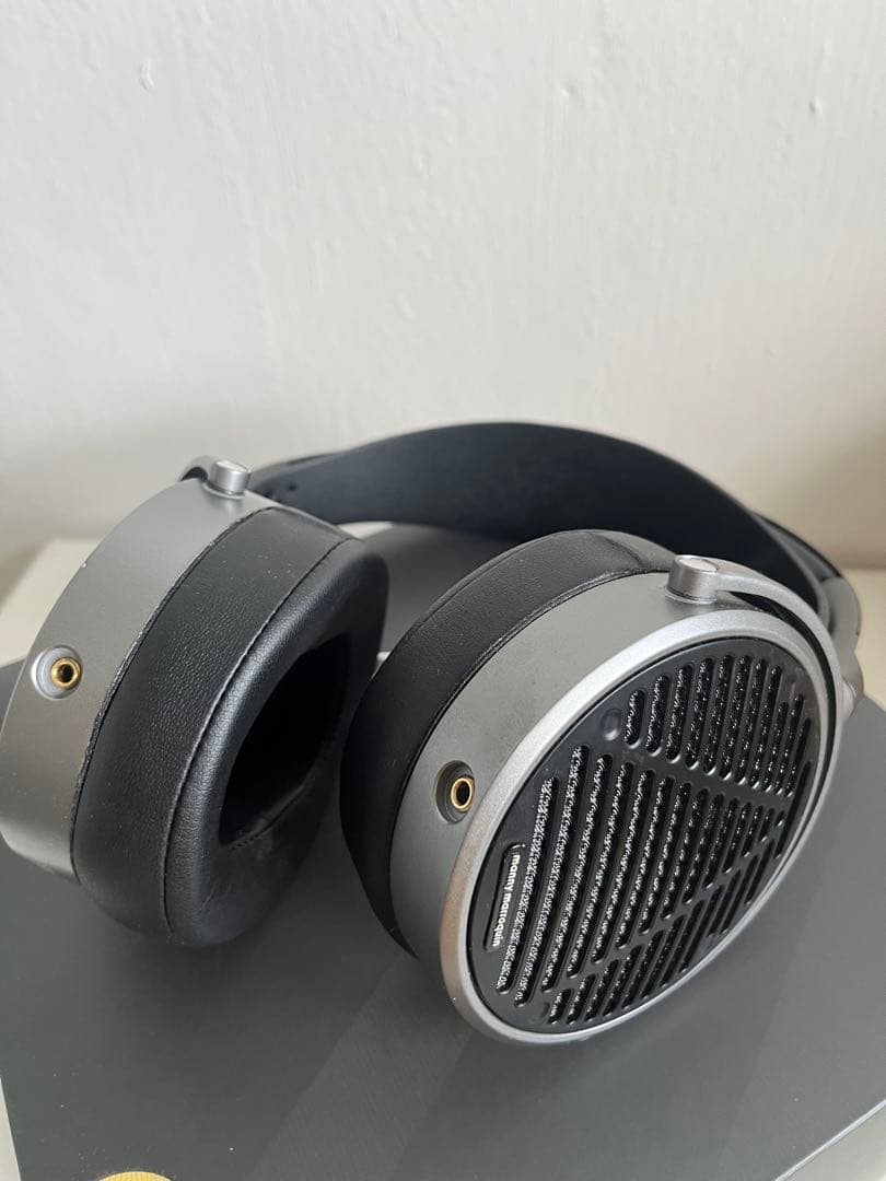 ヘッドホン Audeze MM-100