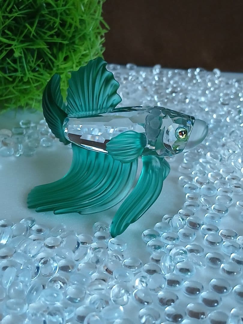 スワロフスキー　ファイティング　フィッシュ　 レッド　グリーン　2点