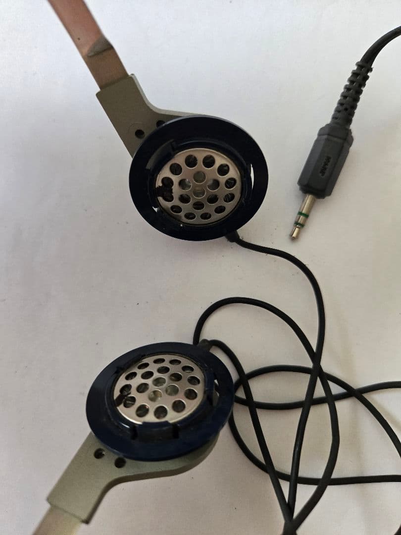 ソニー　ウォークマン　ジャンク品　イヤホン+ケース付き