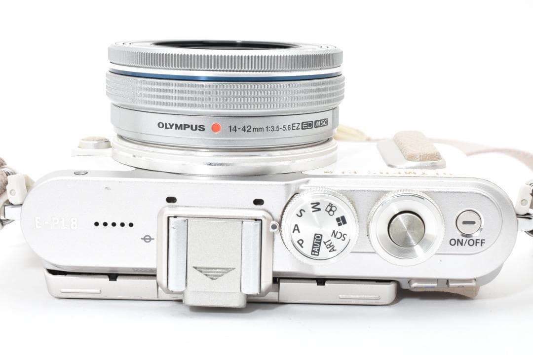 【極美品】OLYMPUSオリンパス PEN E-PL8ホワイト14-42ｍｍ