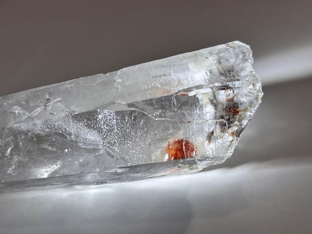 炎の精霊ঌ 　アンフィボールインクォーツ✨　原石　ポイント　クリスタル　水晶