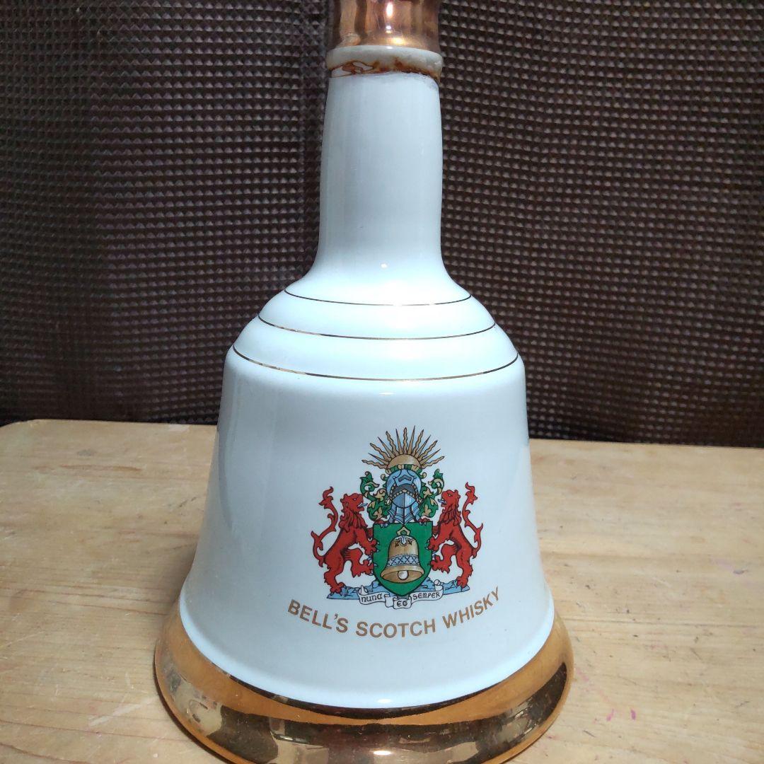 マックギボンズ(ゴルフコース)＆ベルズ(結婚記念)　スコッチウイスキー古酒　陶器