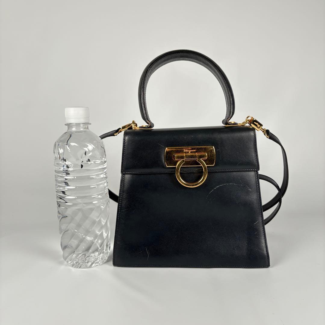 Salvatore Ferragamo ガンチーニ 2wayハンドバッグ 紺