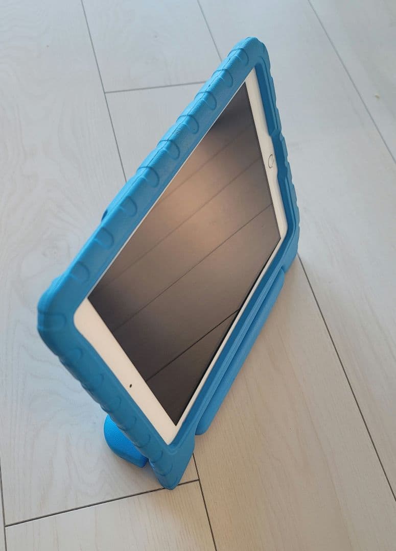 美品　Apple iPad 第6世代 Cellular MR732J/A
