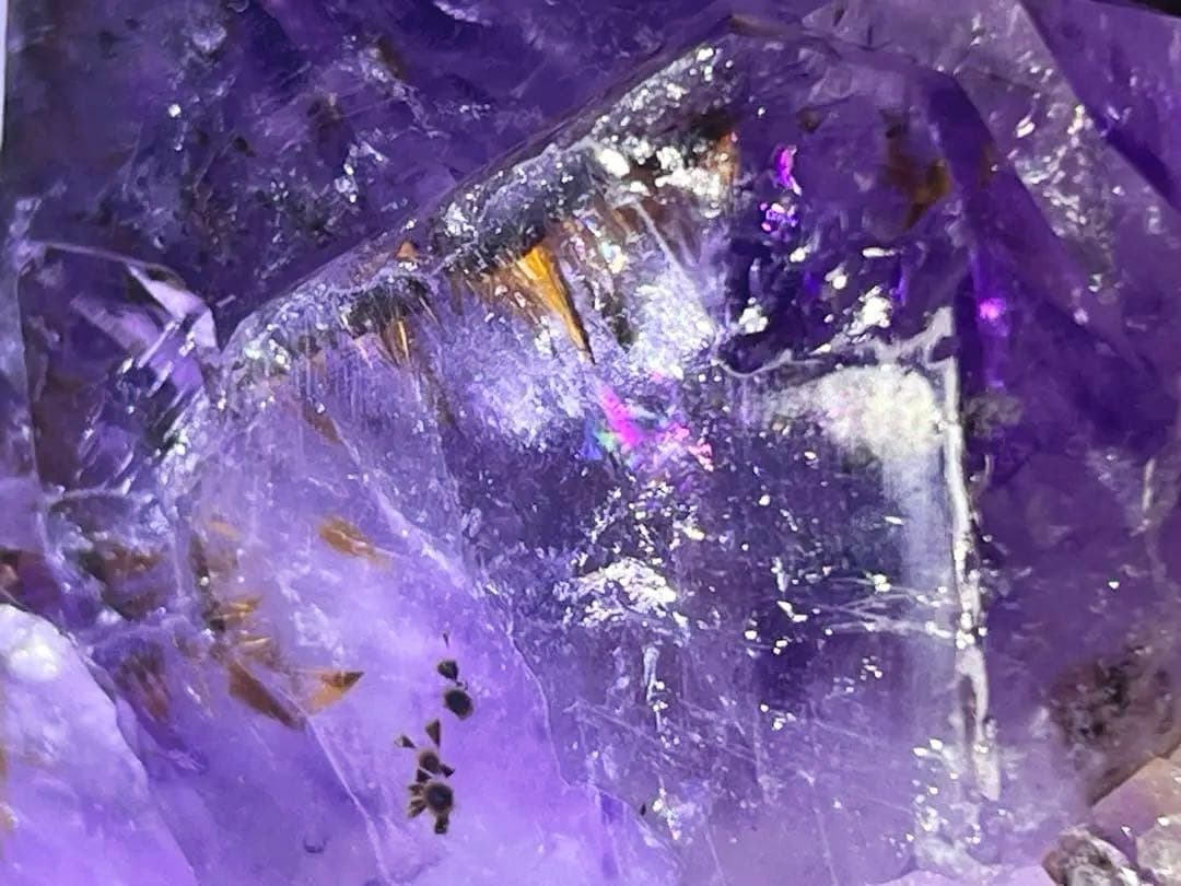 アメジストクラスター　原石　紫水晶　カルサイト　カコクセナイト　　天然石