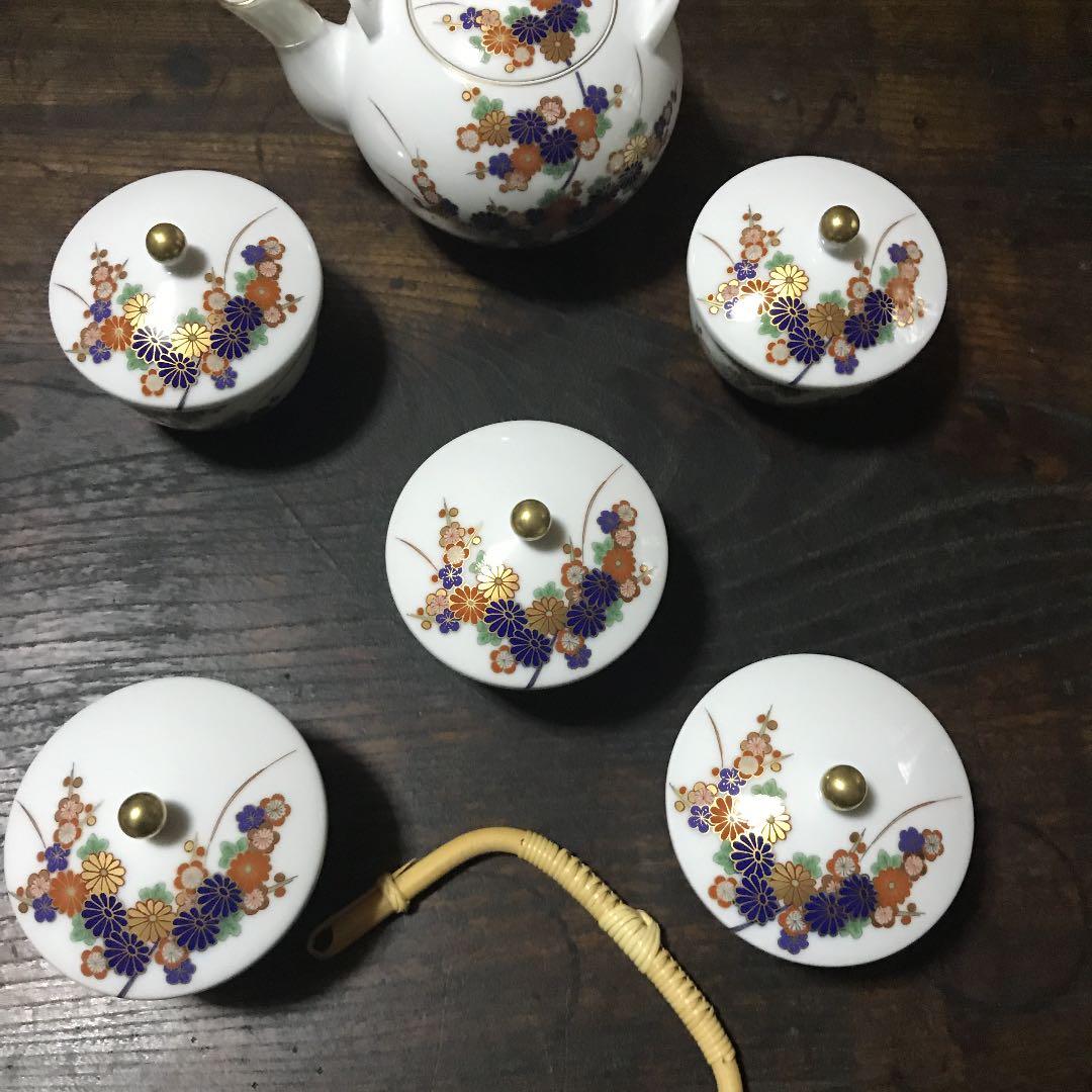 香蘭社　菊と梅模様　茶器揃い　共箱あり