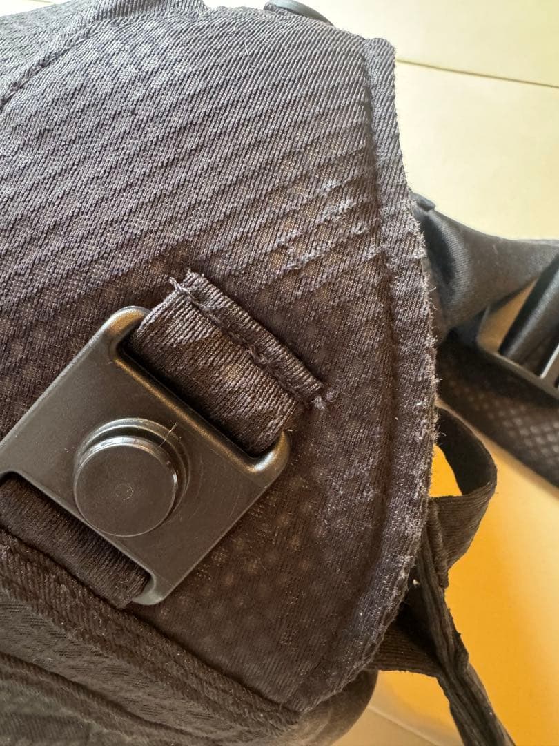 ヌナ　抱っこ紐　ブラック