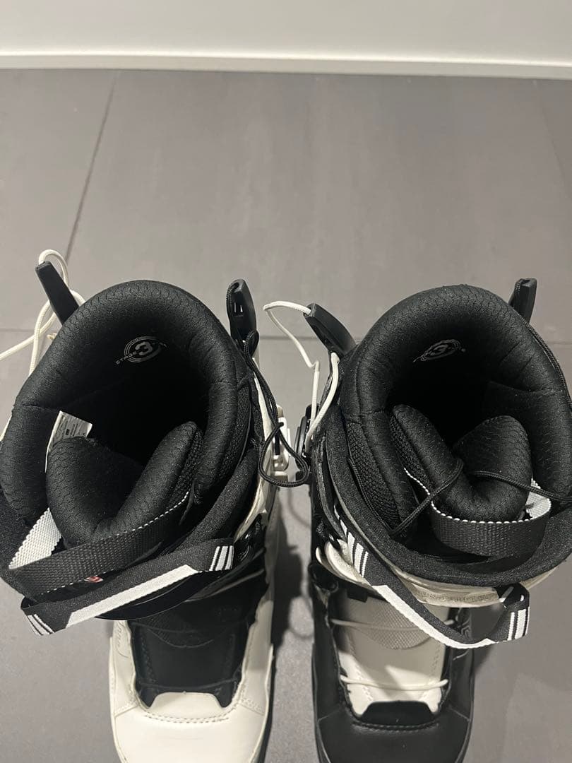 DEELUXE TEAM スノーボードブーツ ホワイト/ブラック