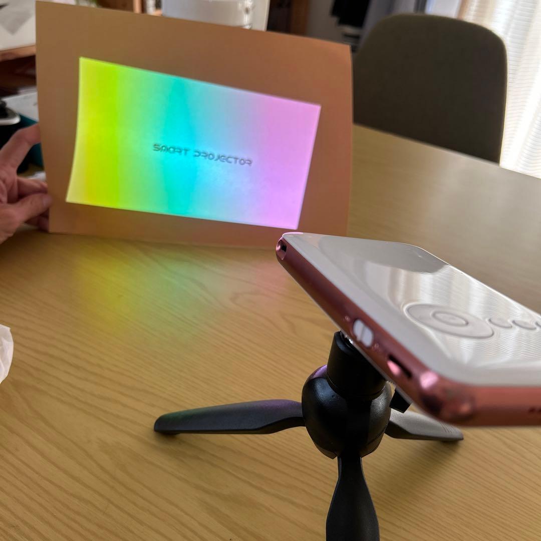 スマホ型プロジェクター　KABENI