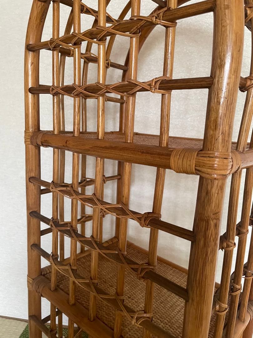 美品　ラタン製アーチ型3段ウッドラック　本棚　飾り棚　3段　ディスプレイラック