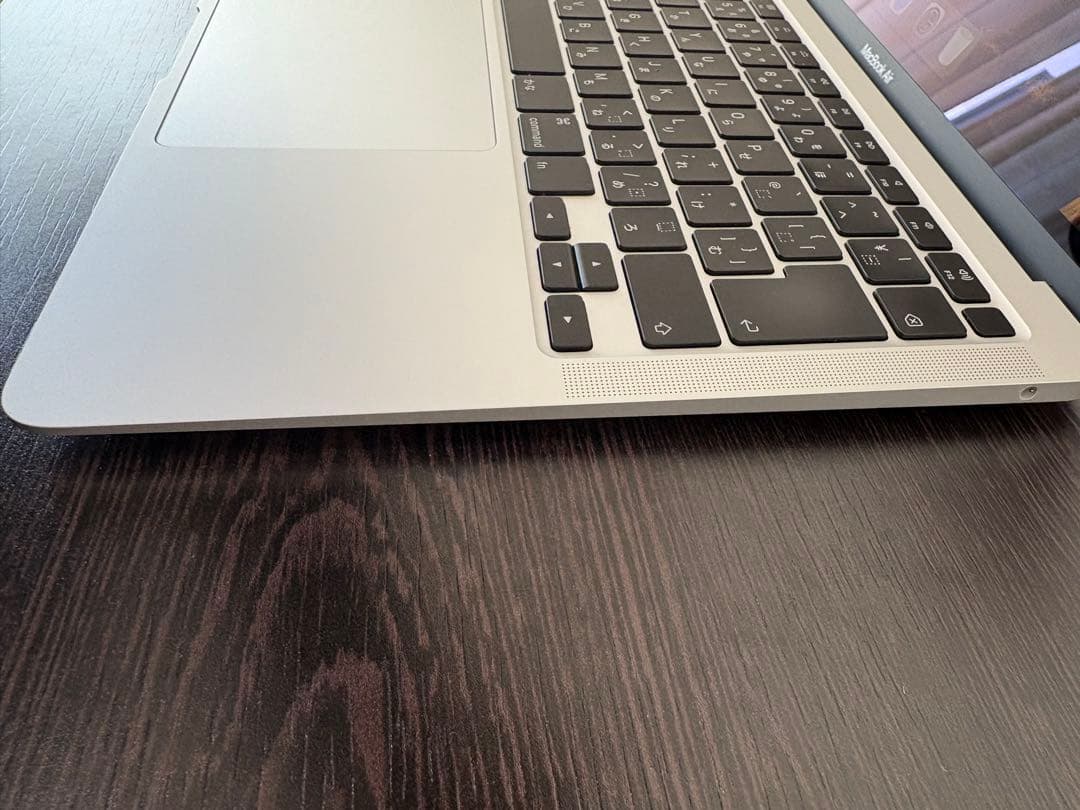 【Thu】MacBook/2020/13.3インチ/256GB/8GB