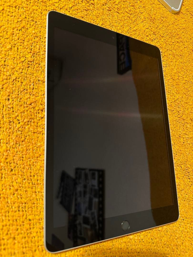 Apple iPad 9世代シルバー 【美品】　ケース付き