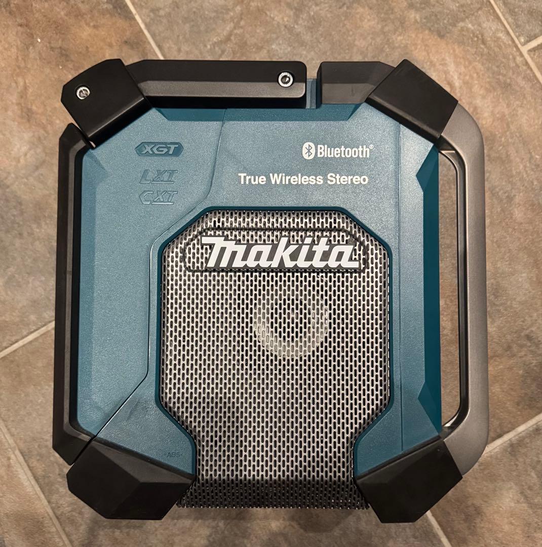 マキタ充電式ラジオMR005G