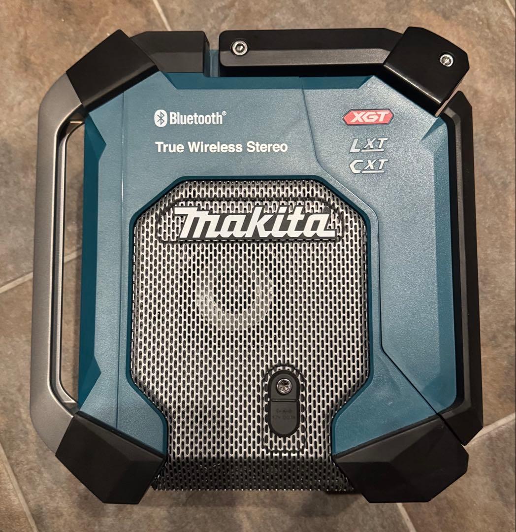 マキタ充電式ラジオMR005G