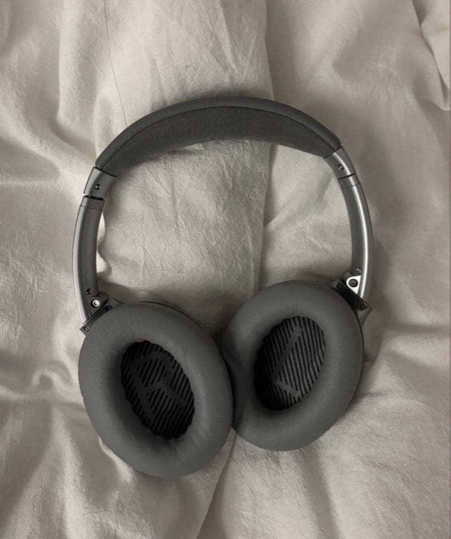 希少 BOSE ヘッドフォン　QUIETCOMFORT35 QC35 シルバー