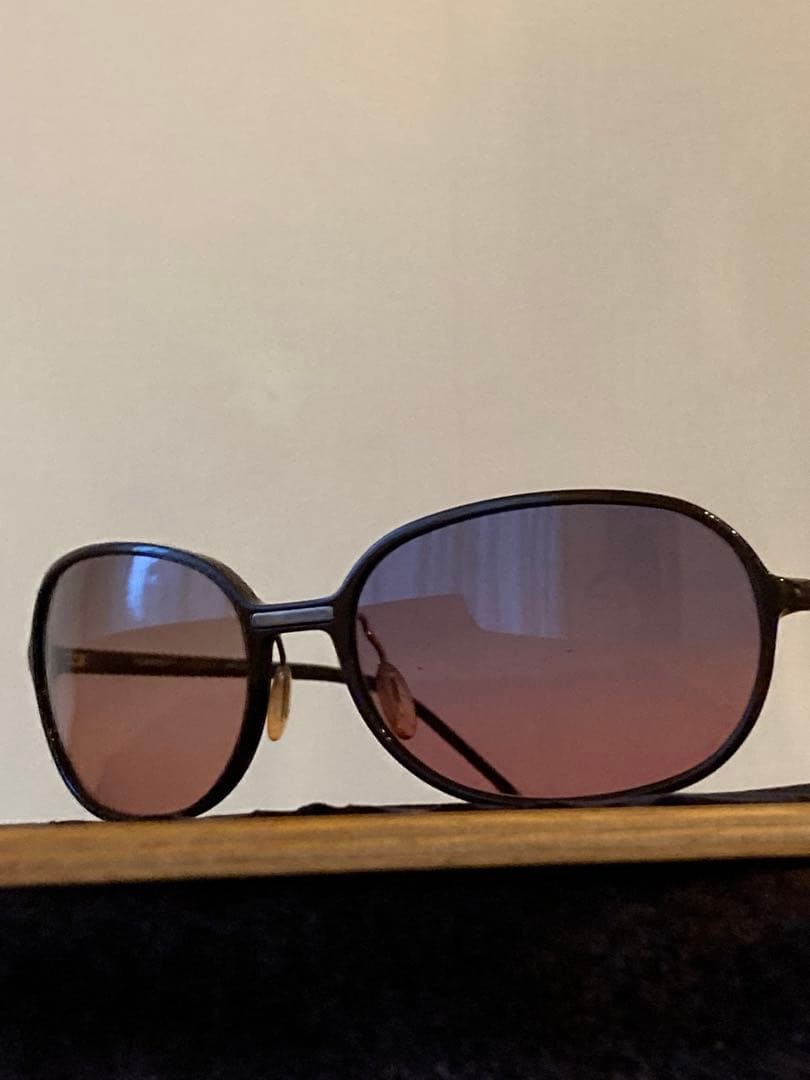 シャネル CHANEL サングラス　ロゴプレート パール飾り