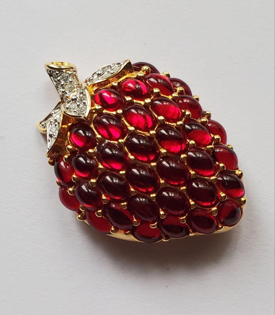 ヴィンテージ　SWAROVSKI　スワロフスキー　イチゴ　ブローチ　ジュエリー