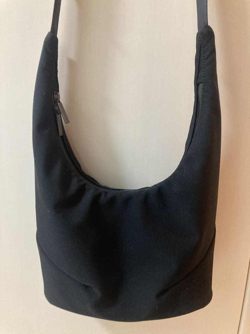 【ヨウジヤマモト】WOOL GABARDINE TAPE SACOCHE