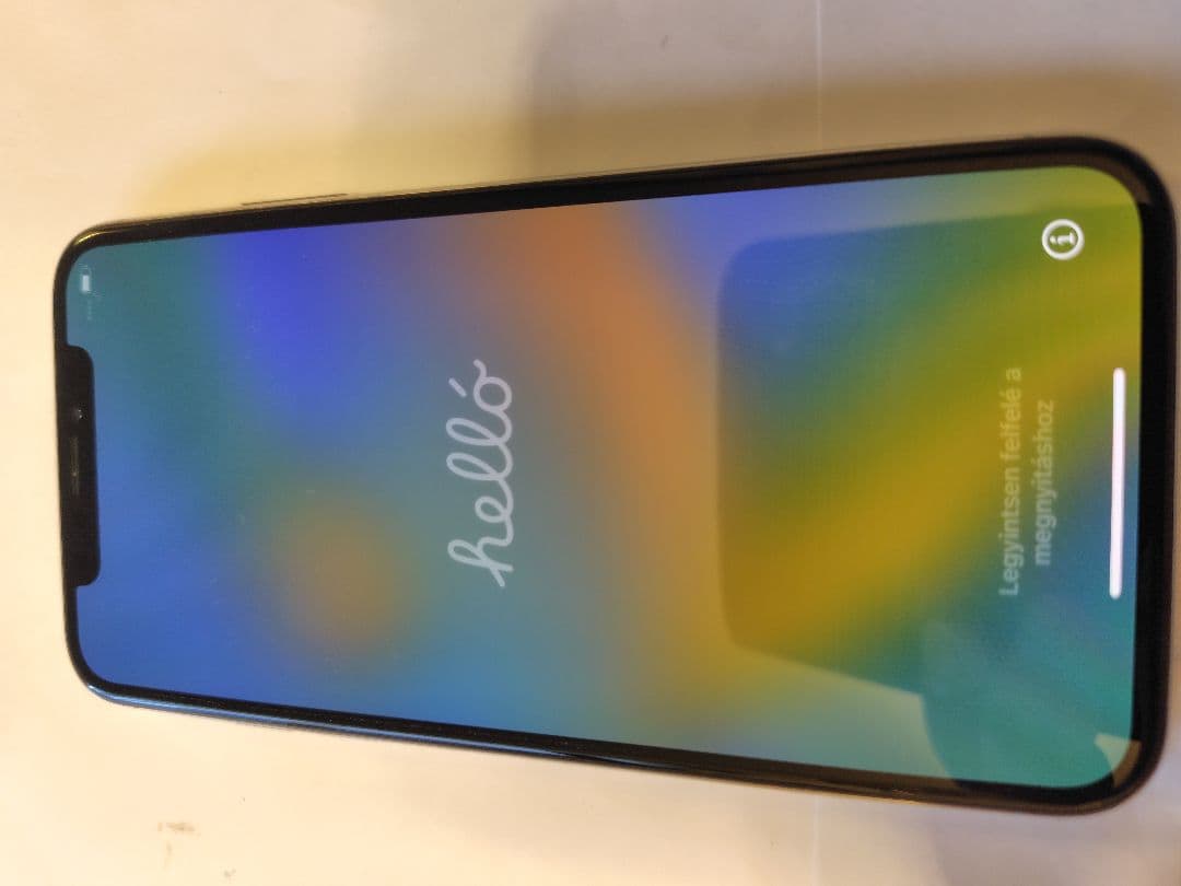 iPhone 6s シルバー & iPhone 10 ホワイト セット