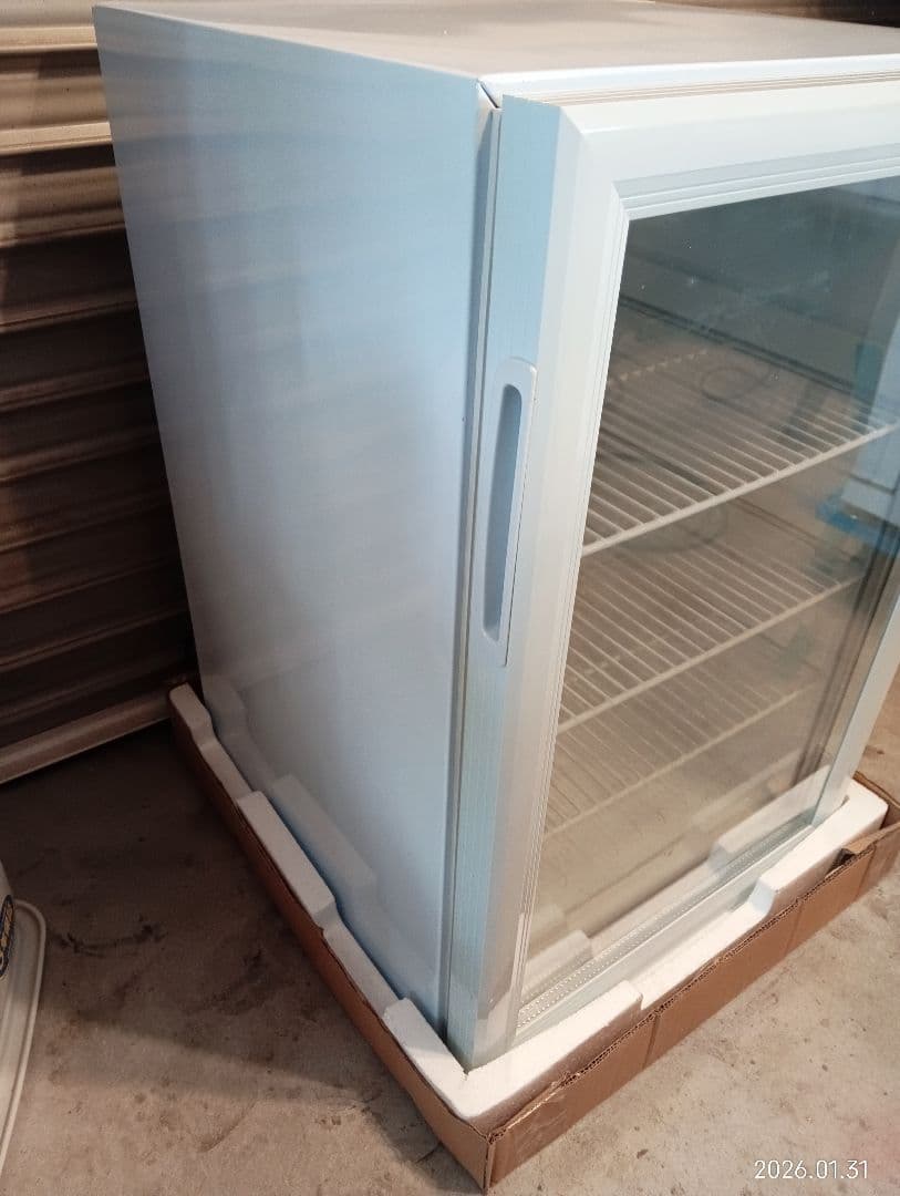 【新品送料込み】ガラスドア冷蔵庫 ホワイト 3段棚　冷蔵ショーケース　店舗