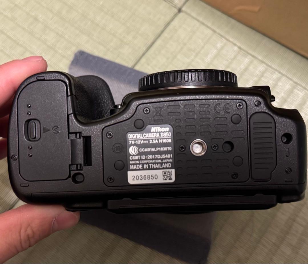 t*e様 美品 Nikon D850 シャッター23,627回 MB-D18付