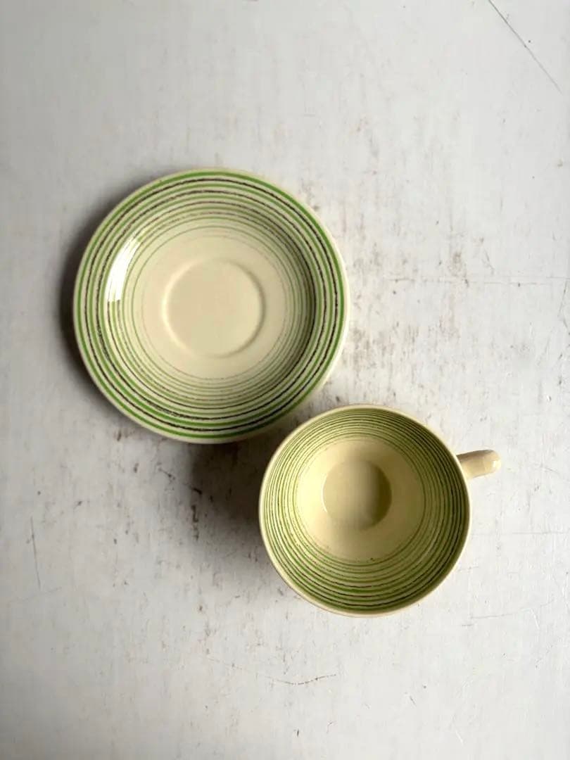 842 英国 アンティーク スージークーパー カップ&ソーサー クレヨンライン