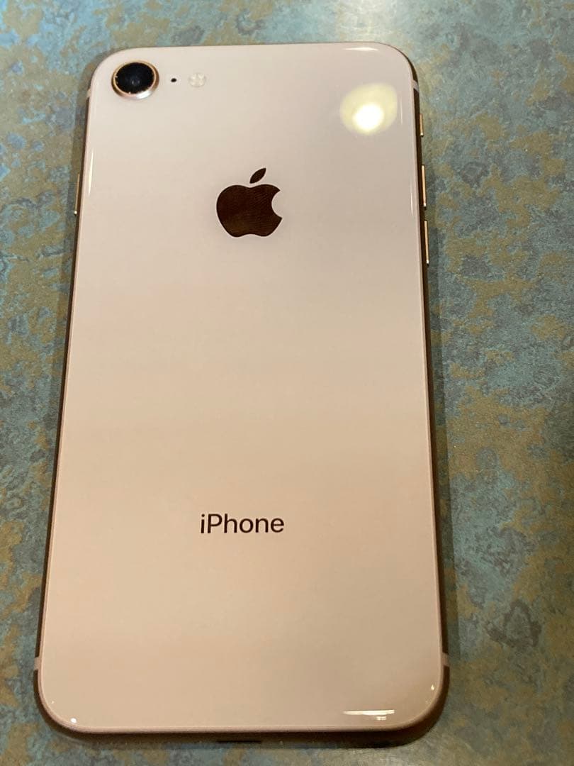 Apple iPhone 8 ゴールド 4.7インチ 64GB 本体