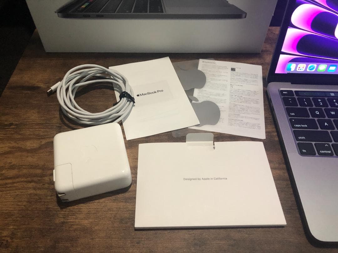 MacBook Pro 13.3インチ 2020 i7 USキー 4ポート