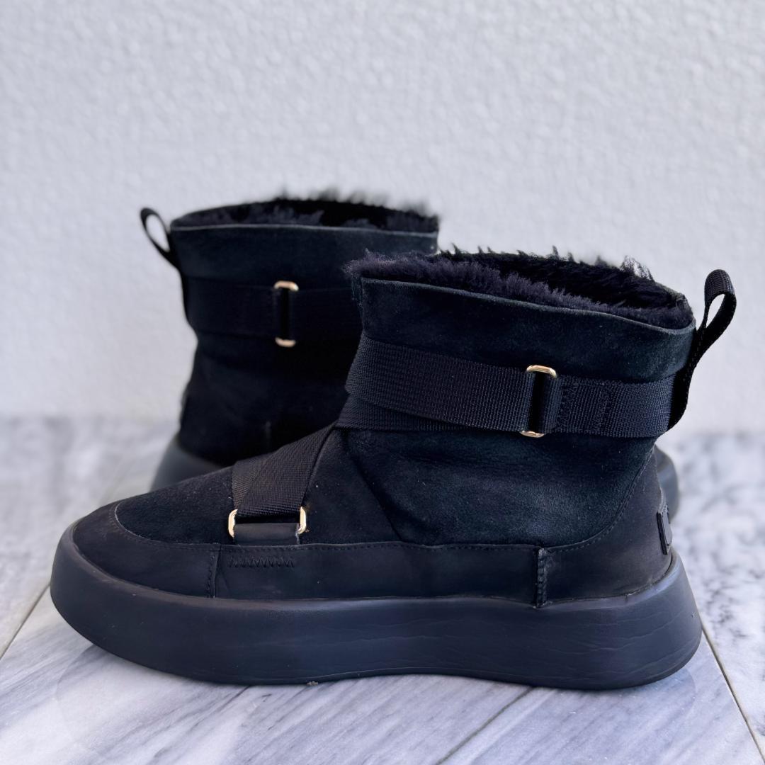 UGG アグ クラシック ブーム バックル ブーツ　厚底ショートムートンブーツ