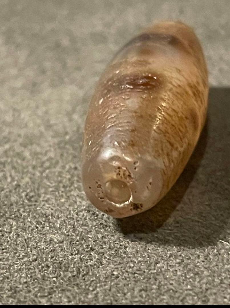 8〜12世紀ごろ　ブータン郊外出土品　古代天珠