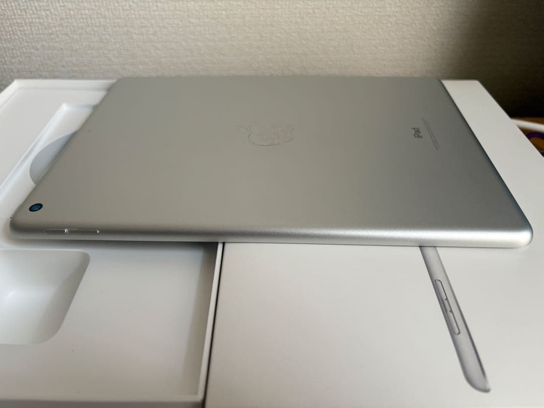 【美品】iPad第5世代 Wi-Fiモデル本体、Smart coverセット