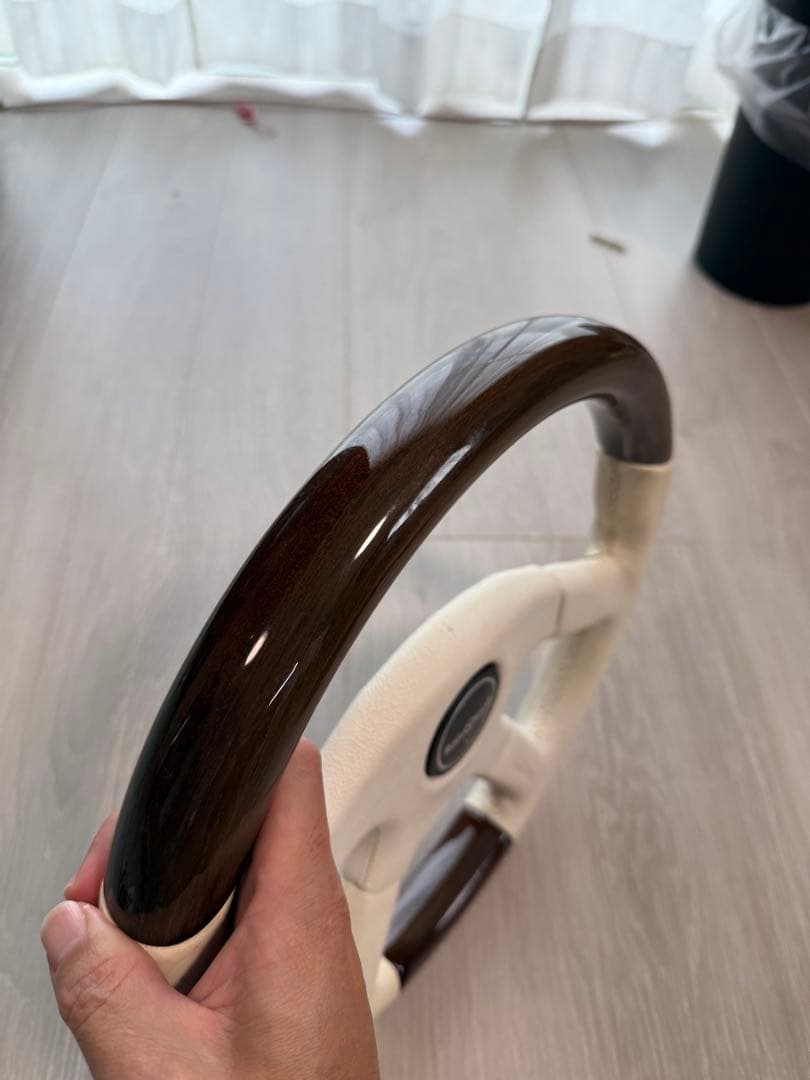 イタルボランテ　ステアリング　白レザー　茶ウッド