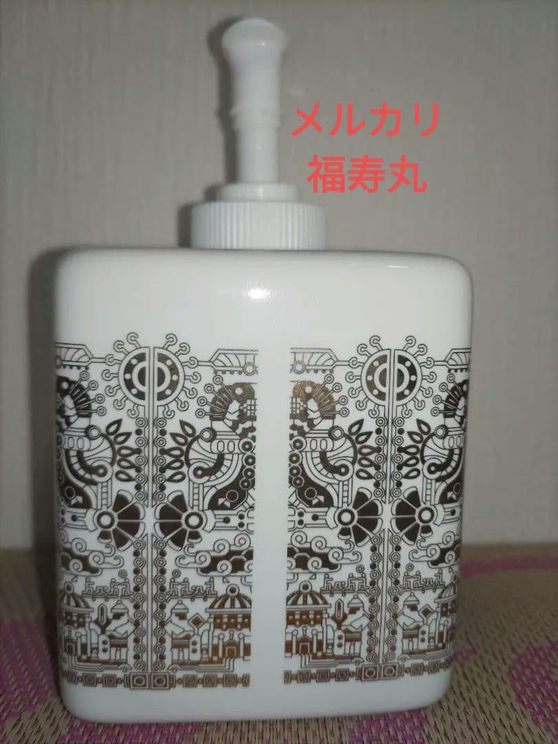 希少　テイルズ　オブ　ゼスティリア　ソープディスペンサー　缶バッジ付き　磁器